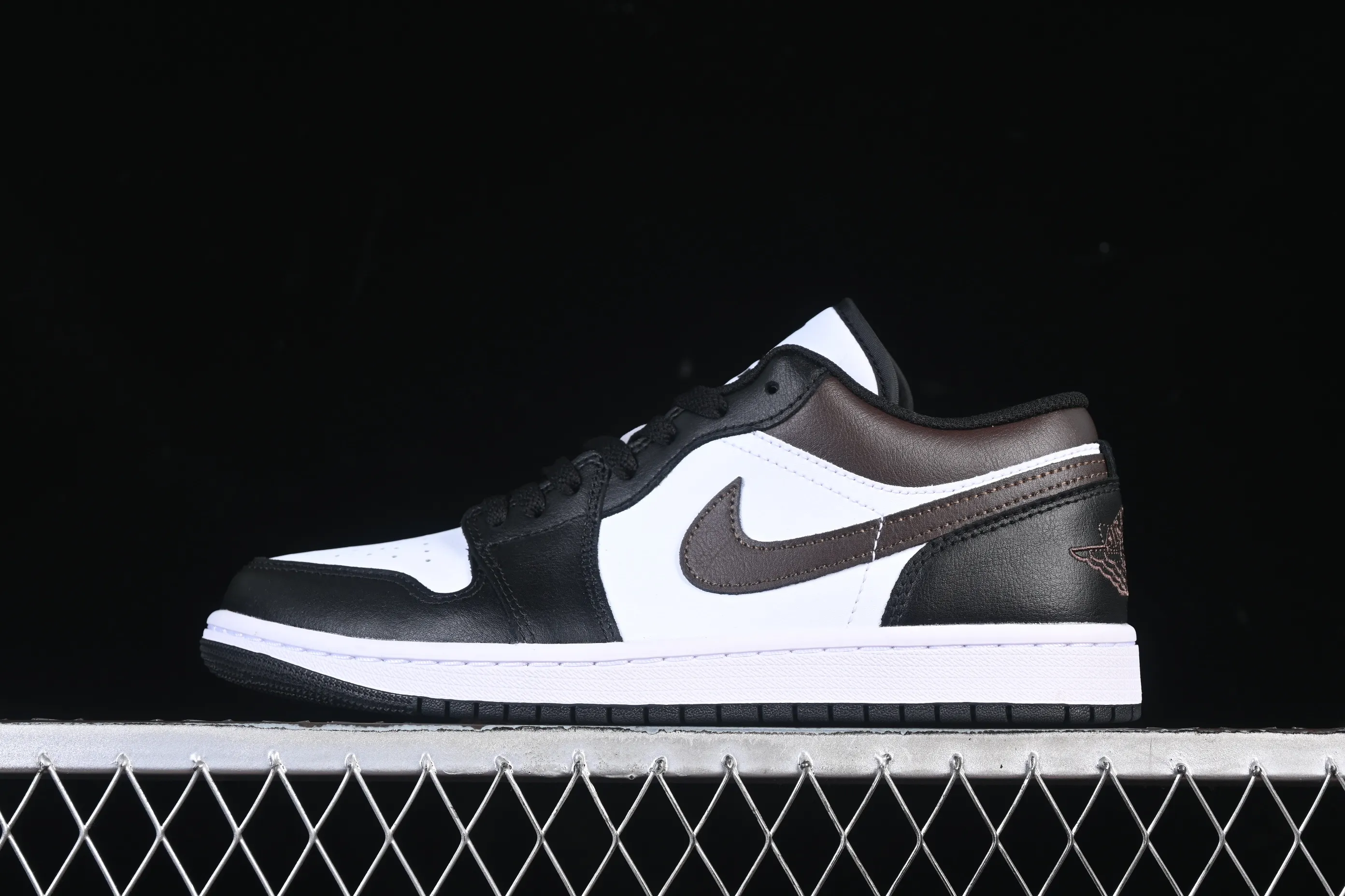 All categories Air Jordan Jordan series basketball shoes Air Jordan 1 Low G version pure original Air Jordan 1 Low AJ1 Joe 1 black color low-top cultural casual sneakers IO3393-010